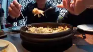 Polémica por restaurante peruano que vende ‘arroz chaufa’ personal de 85 soles [FOTOS]