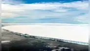 El iceberg más grande del planeta se aleja de la Antártida y entra al océano abierto