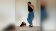 Joven cumple reto de baile junto a su perro y sorprenden con sus pasos [VIDEO]