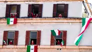 “Bella Ciao” se oyó en los balcones italianos por  aniversario 75 del fin del fascismo [VIDEO]