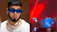 ¡Al igual que Karol G! Anuel AA se resbala y sufre caída durante concierto en México