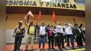 Decreto Legislativo bloquea las negociaciones en materia salarial para el sector público