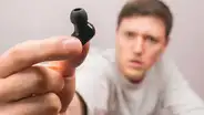 ¿La razón por la que los audífonos de chupón son peligrosos para tu salud [VIDEO]
