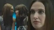 Emilia Drago da apasionado beso en la boca a famosa actriz mexicana