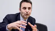 Óscar Elvira: “El problema del sistema de pensiones en el Perú es que son pocos aportantes”