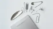 ¿Por qué no se recomienda que uses agujas, clips u otras cosas para sacar la tarjeta SIM de tu celular?