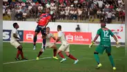 Universitario, en el final y con un hombre más, perdió ante Mannucci en Trujillo [RESUMEN]