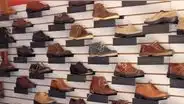 Delincuentes roban centenares de zapatos, pero todos del mismo pie