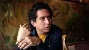 Daniel Alarcón en charla sobre el universo de los podcasts