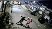 San Luis: cámaras captan instante en que PNP detiene a delincuentes tras asalto