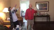 Pareja de ancianos realiza divertida coreografía para distraerse durante la cuarentena [VIDEO]