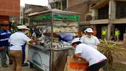 Aniego en SJL: Emolienteros regalan desayunos a los afectados