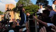 Guaidó lidera "Operación Libertad" y señala que intervención militar es "prematura" según aliados