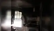 Hombre sin hogar salvó a todos los animales de un refugio que se incendiaba