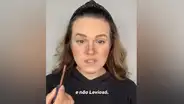 Mujer se aplica abundante maquillaje en el rostro para acabar idéntica a Hermione, de Harry Potter [VIDEO]