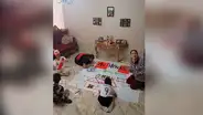 Profesora hace mural con niños para alentar a las personas que luchan con el coronavirus [VIDEO]