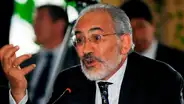 Carlos Mesa alerta que turba enfurecida quiere destruir su casa y pide ayuda