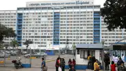Familia de bombero que cayó por acantilado pide ayuda para gastos médicos