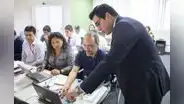 Gobierno acordó incrementar salarios de los trabajadores del sector público