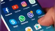 ¿Qué riesgos corres al instalar apps en tu teléfono fuera de la Play Store o la App Store?