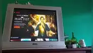 ¿Cómo convertir tu televisor viejo a un SmartTV para ver Netflix o Disney+?