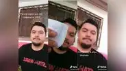 Joven revisa ticket después de ocho años y nota que cajera le dejó su número de teléfono 