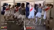 Lapadula, Cueva y Carrillo celebraron bailando “El cervecero” la clasificación de Perú a semifinales