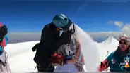 Una pareja boliviana se da el “sí” a 6.462 metros de altitud en el Illimani