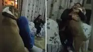 Mujer regaña a su perrita y ésta corre hacia ella para ‘pedirle disculpas’