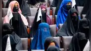 Talibanes prohíben educación mixta en universidades bajo argumento machista