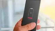 ¿Por qué no es recomendable esperar a que el teléfono tenga 5% de batería para cargarlo?