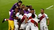 ¡El clásico se pintó de blanquirrojo! Perú derrotó 2-0 a Chile por las Eliminatorias