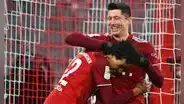 Robert Lewandowski igualó el récord de Cristiano Ronaldo de goles en un año calendario