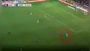 ¡Era tuya ‘Rayo’! Luis Advíncula hizo una gran corrida, pero se perdió el tercer gol de Boca