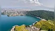 El extraño lago de África que puede explotar y envenenar a miles de habitantes