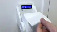 ¿Gastan mucho papel higiénico en tu casa? Crean contador de hojas para controlar su uso