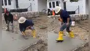 Albañil intenta ‘arruinar’ trabajo de su compañero y este sorprende con su respuesta