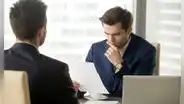 ¿Es mejor ser despedido del trabajo o renunciar? Estos son los beneficios laborales