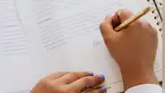 ¿Qué debo revisar antes de firmar mi contrato laboral?