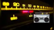 ¿Por qué la radio FM solo usa frecuencias que terminan en un solo decimal par o impar?