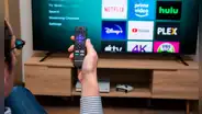 ¿Cómo ver Netflix, Disney+, Prime Video y otras plataformas en un televisor que no es Smart TV?