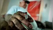 “Fumar como castigo”: la inusual receta de una médica para que sus pacientes dejen el cigarro