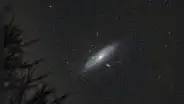 Cuándo y cómo ver a Andrómeda, la galaxia que chocará con la Vía Láctea 