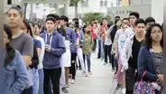 Peruanos que buscan trabajo esperan ganar S/3.140, según estudio