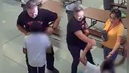 El lamentable empujón del director de un colegio a un niño con autismo