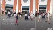 Peruano baila techno en el Barrio Chino y turistas se unen para sacar sus ‘pasos prohibidos’