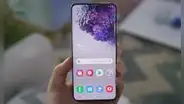 ¿Por qué se apaga la pantalla de mi celular y aun así sigue funcionando?