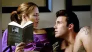 La cinta de JLo y Ben Affleck que mandó al retiro a director llega a Netflix: ¿de qué trata?
