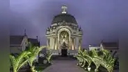 ¿Qué personajes ilustres han sido sepultados en el Presbítero Maestro?
