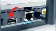 ¿Para qué sirve el puerto USB que está en la parte trasera del router y qué usos darle?